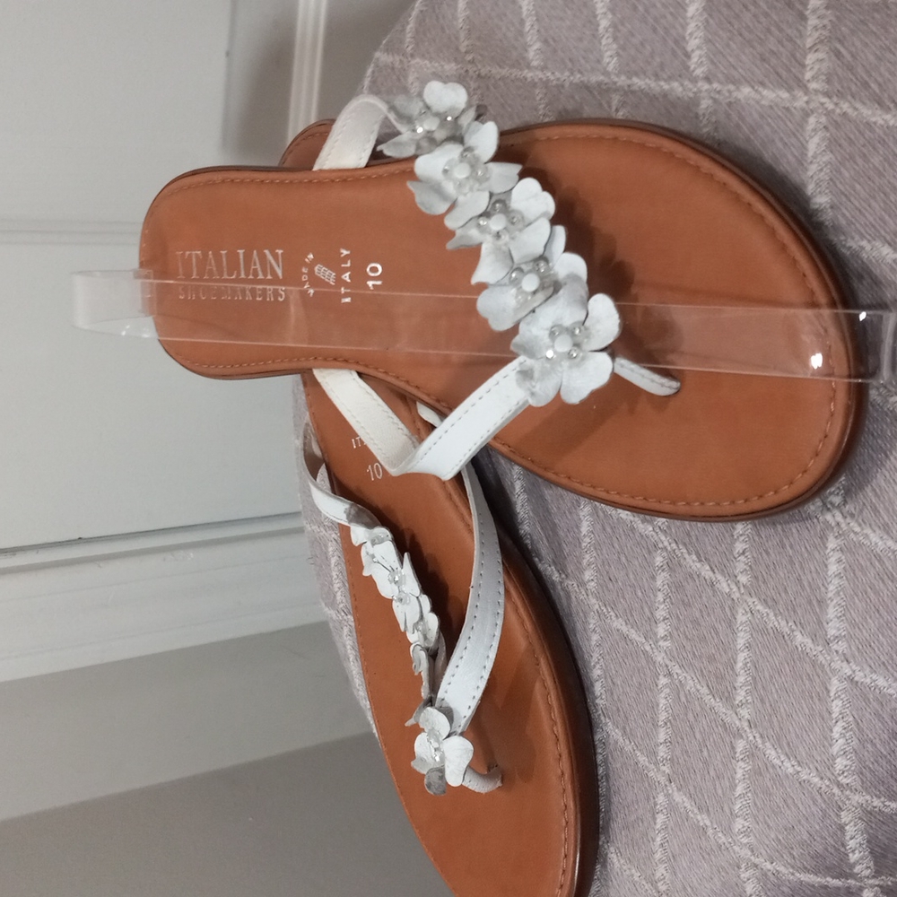 White Braided Flat Sandals for Casual Summer Wear